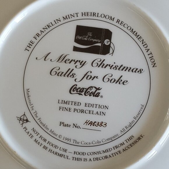 Franklin Mint COCA-COLA FINE PORCELAIN Plate "A MERRY CHRISTMAS CALLS FOR COKE - Picture 2 of 2